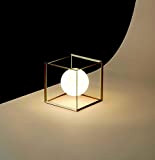 Lampada Da Tavolo In Metallo Verniciato Oro Serie Cube